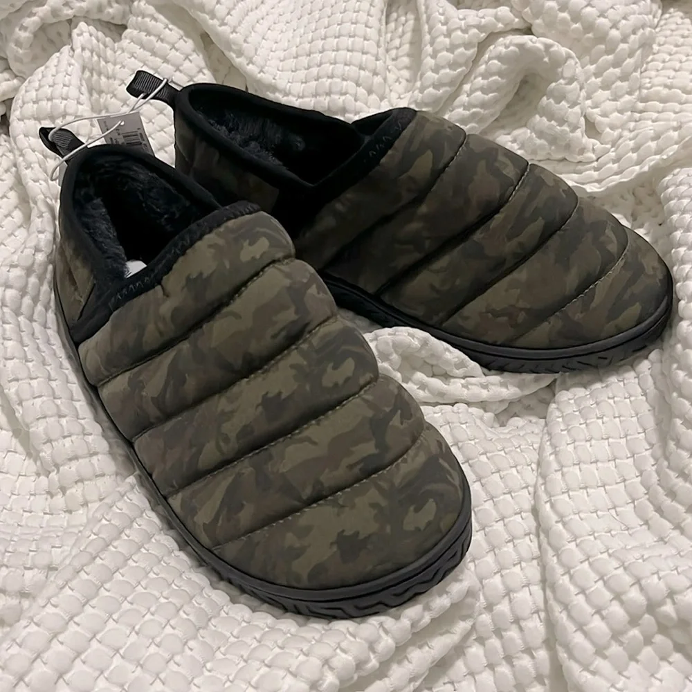 NWT- Old Navy - Boy’s XXL (5Y-6Y)